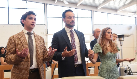 Juan Diego Martínez, Roberto y Laura Alcalde padrinos de Carola.