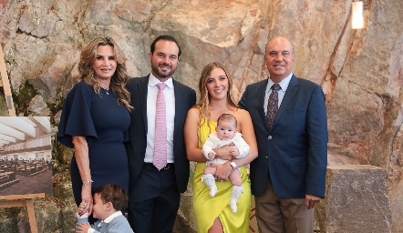  Bertha Barragán, Rodrigo Alcalde, Paulina Martínez, Carola Alcalde y Roberto Alcalde.
