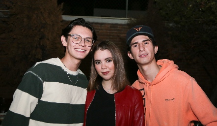 Alfredo Torres, Paulina Regil y José Silos.