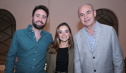  Alejandro Castañeda, Claudia Obregón y Juan Carlos Machinena.