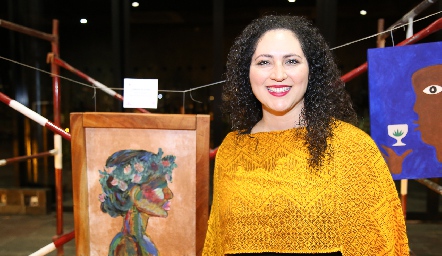  Alejandra Cantalapiedra y su obra “Corona de Flores”.