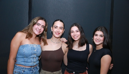  Andrea Herrera, Pía Benavente, María José Ortiz y Miranda Pizzuto.