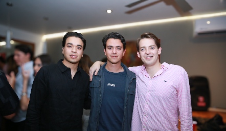  Manuel Flores, Santi Pérez y Diego Bedolla.