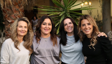  Karina Vita, Deyanira Cázares, Claudia Martínez y Pili Orta.