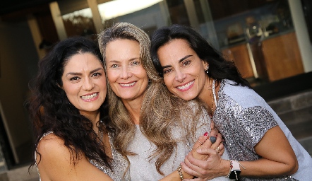  Daniela Gutiérrez, Karina Vita y Anilú Enríquez.