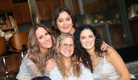  Adriana Pedroza, Deyanira Cázares, Aurora Irigoyen y Daniela Gutiérrez.