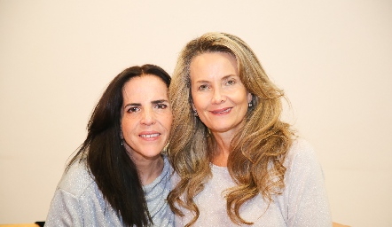 Claudia Martínez y Karina Vita.