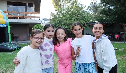  Isabela Molina, Vale Zermeño, María Ale, Alexia Zapata y Sofía Romo.