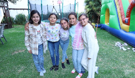  Luciana Redondo, Frida Vázquez, Matilda Salguero, Natalia Benavente e Isabela Molina.