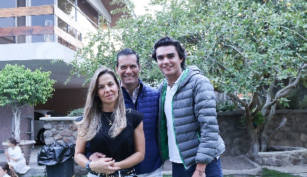  Marcela Torres, Sergio Zapata y Jaime Ruiz.