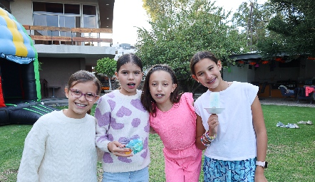  Isabela Molina, Vale Zermeño, María Ale y Alexia Zapata.