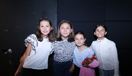  Elena, Isabela Flores, Mayte Curie y Luciana.