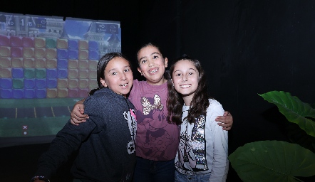  Alejandra, María Julia e Isabella.