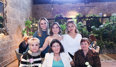  María Uria, Margot Uria, Coqui Medina, Esperanza Pérez, Susana González y Lupita Pizuto.