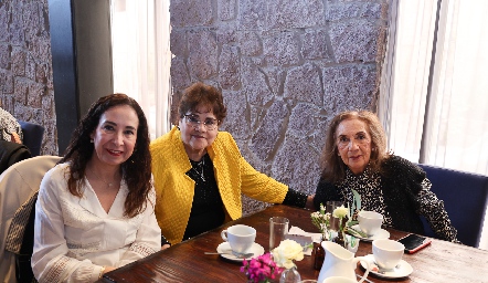  Teresa López, Tete Lozano y Verónica Perez.