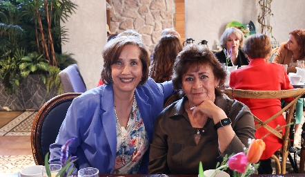  Ana Elisa y Sara Rodríguez.