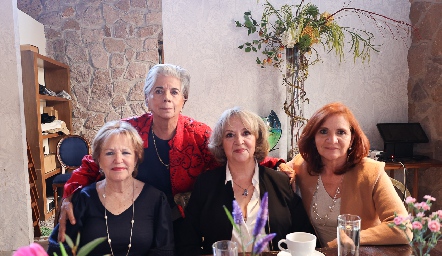  Beatriz de Benavente, Linet Pizuto, Elsa y Rocío Dávila.