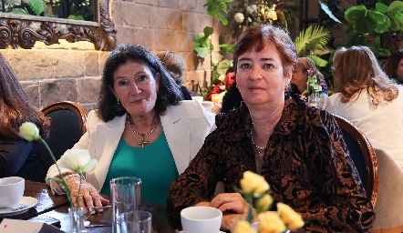  Susana González y Lupita Pizuto.