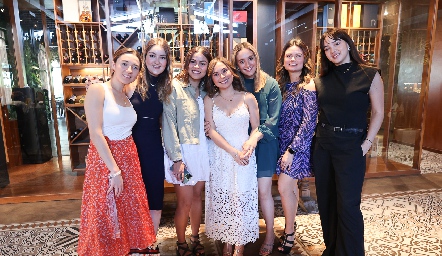  Adriana Martins, Valeria González, Mariana Limón, Margot Uria, María Uria, Mili Mercado y Estefa Alcalá.