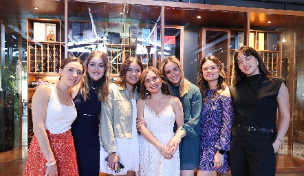  Adriana Martins, Valeria González, Mariana Limón, Margot Uria, María Uria, Mili Mercado y Estefa Alcala.