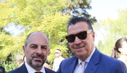  Antonio Macías y Gabriel González.