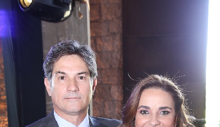  Gustavo Medina y Rocío Alcalde.