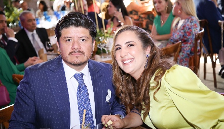  Elías Santiago y Alejandra González.
