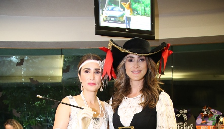  Lourdes Orozco y Ale Valdés.