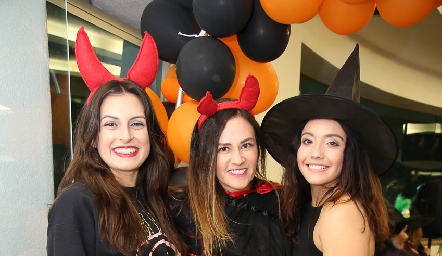 Megan Suárez, Tere Cadena y Daniela Humara.
