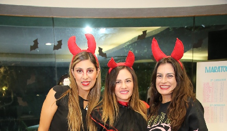  Daniela Delgado, Tere Cadena y Megan Suárez.