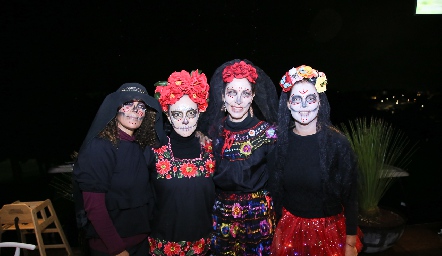  Viviana la Torre, Carla Ruiz, Roxana Fernández y Silvia Garza.