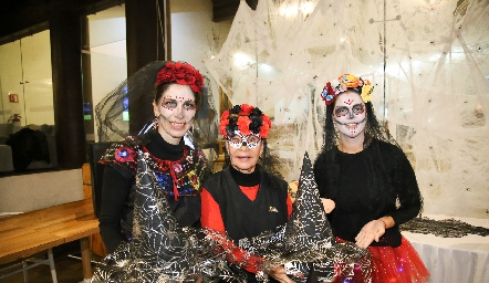  Pamela Montañés, Leti Narro y Silvia Garza.