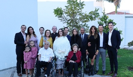  Juan Carlos de la Rosa, Alejandro de la Rosa, Luis Manuel de la Rosa, Ximena Castillo, Leticia Rojas, Manuel de la Rosa, Cecilia de los Santos, Roberto de la Rosa, María del Carmen Rojas, Jacquelina, Gianna de la Rosa y Giuliano.