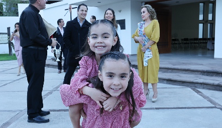  María Pía y Macarena.