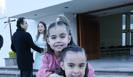  María Pía y Macarena.