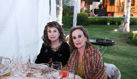  Lourdes y Mari Carmen López.