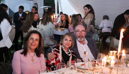  Martha Elena Muñiz, Alejandra Canales y Alejandro López.