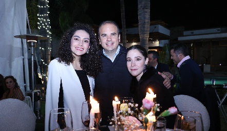  Paola Zepeda, Ernesto y Lorena de la Parra.