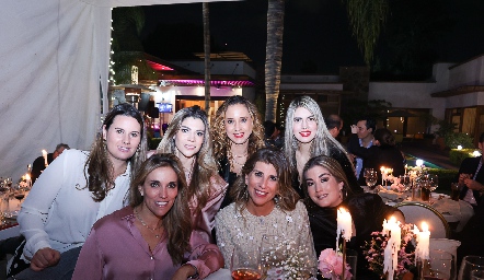  Isa López, Imelda Martínez, Mariana Berrones, Dani Llano, Sofía Múzquiz y Silvana Zendejas.