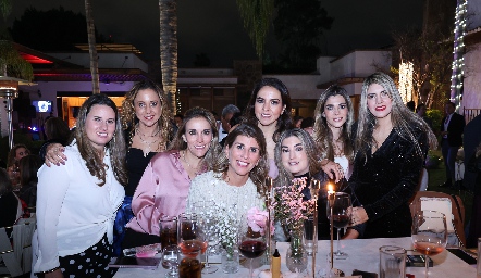  Isa López, Dani Llano, Sofía Múzquiz, Fernanda Castillo, Silvana Zendejas, Imelda Martínez y Mariana Berrones.