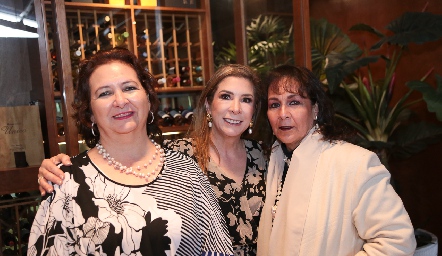 Roxana, Lorena y Lila González Ramírez.