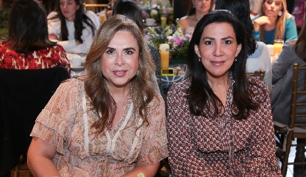 Pilar Díaz de León y Claudia Pozos.