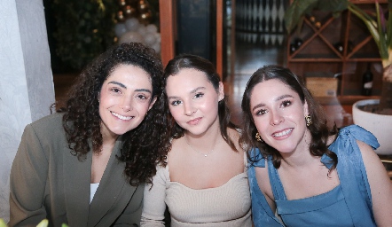 Paola Zepeda, Emilia González y Lorena de la Parra.