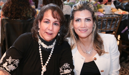 Lila González Ramírez y Verónica Martínez.