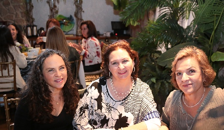 Paty González, Roxana González y Claudia González.