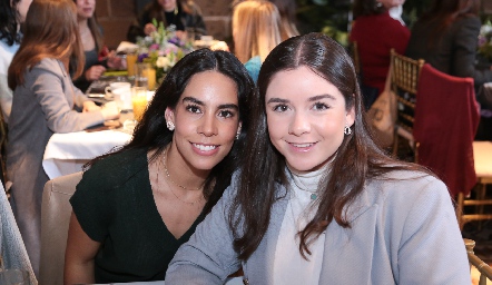 Alejandra Martínez y Paulina Estrada.