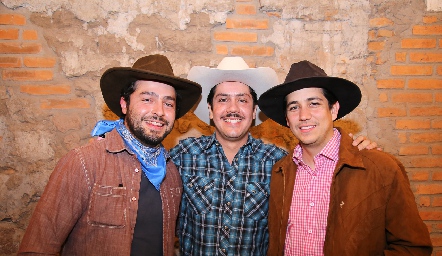  Santiago Maza, José Miguel Muñoz y Gerardo Martínez.