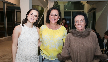  Susana Schekaiban, su mamá Susana Salgado y su abuelita Susana Félix