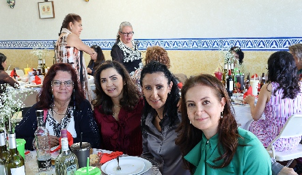  María del Pilar, Martha Carrillo, Pato Rodríguez y Laura Izaguirre.