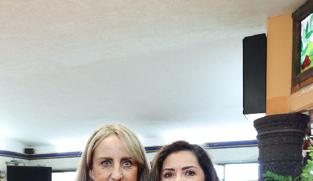  Patricia Aristegui y Martha Carrillo.